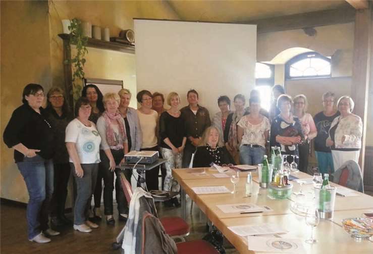 Unternehmerfrauen im Handwerk lauschten Prof. Dr. Annelie Keil in einer besonderen Infoveranstaltung. privat