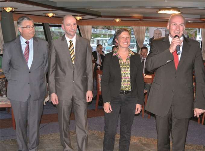 Unterstützung für die Wiederwahl von Fred Pretz versprachen auch (v.l.) die Kandidaten als Stadt- bzw. Ortsbürgermeister, Sepp Gans (Niederwerth), Peter Stäblein (Vallendar) und Karin Küsel-Ferber (Urbar).