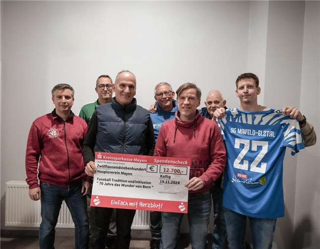 Unterstützung für die ehrenamtliche Begleitung auf dem letzten Lebensweg: Guido Adams vom Hospizverein Mayen konnte einen Scheck in Höhe von 12.700 Euro in Empfang nehmen.  Foto: Max Mohr