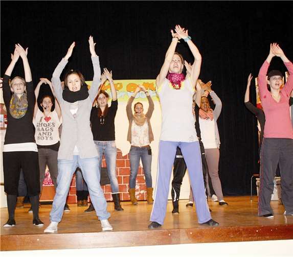 Unterstufenschüler der Sozialpädagogik an der Alice-Salomon-Schule brillierten mit einem Musical „Coco Superstar - Unsere Schule steht Kopf“. DL