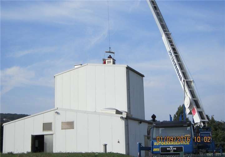 Untersuchung der Dachbelüftung der Aufbereitungsanlage.
