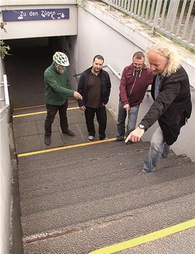 Unterwegs an Bahnhöfen (v.li.): Klaus Puchstein, Christoph Scheuer, Rainer Ockenfels und Wolfgang Schlagwein. privat