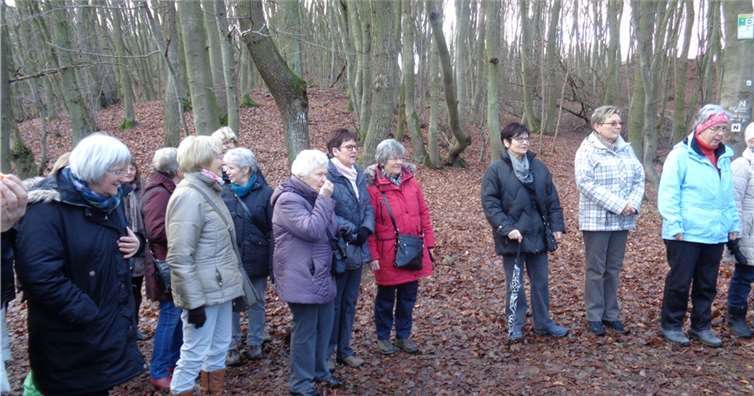 Unterwegs auf dem Weg nach Maria Laach wurde eine kurze Meditation gehalten. privat