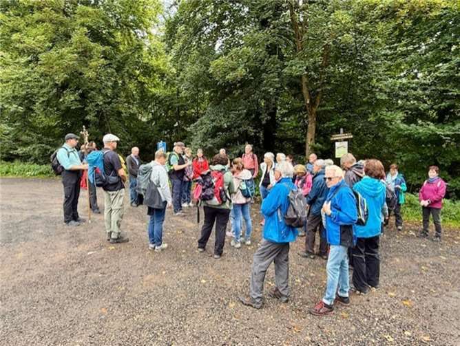 Unterwegs gab es drei Stationen mit geistlichen Impulsen.