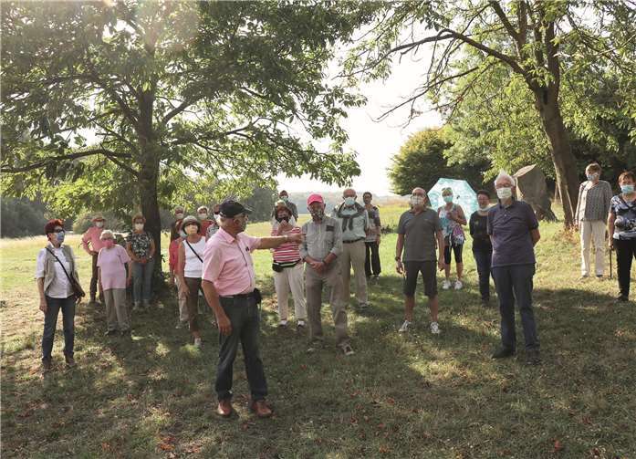 Unterwegs mit Pro Mendig, natürlich mit Maske.