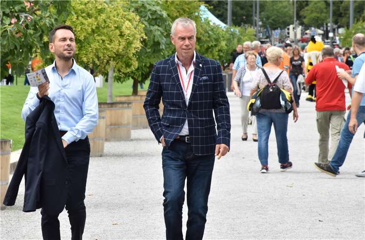 Unterwegs waren auf der Bürgerfest auchOB David Langner links und Vereinsvorsitzender Thomas Schilling