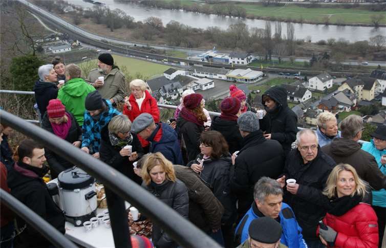 Unterwegs wurden verschiedene Glühweinvariationen probiert.privat