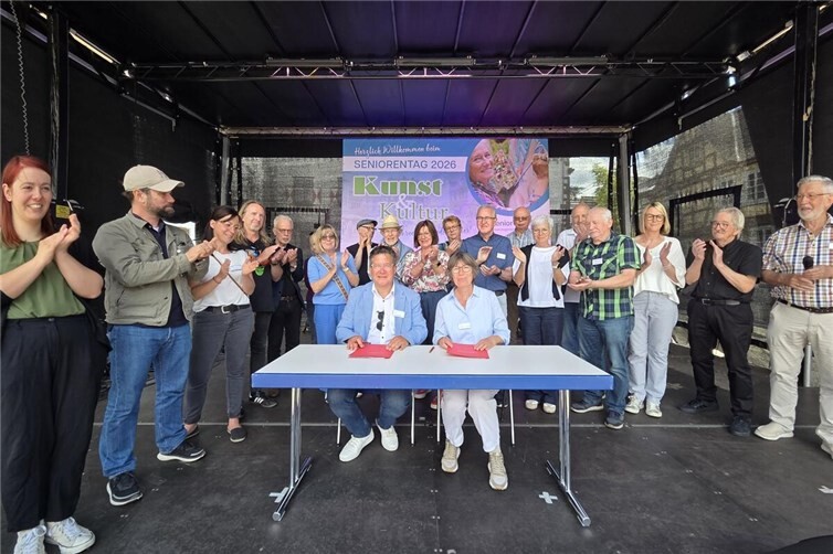 Unterzeichnung des Kooperationsabkommens von Seniorenbeirat und Alice-Salomon-Schule.