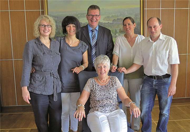 "Urgestein" Annegret Müller im Kreise Ihrer Kollegen. privat