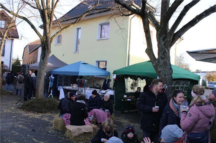 Urige Strohballen luden zum Verweilen ein.