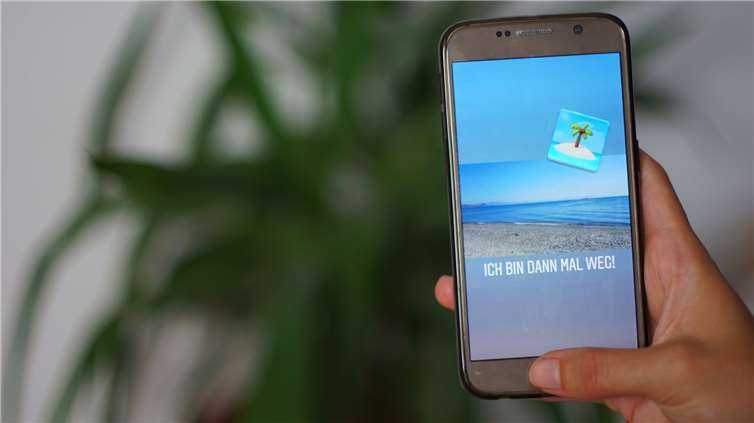 Urlauber sollten von öffentlich zugänglichen Posts in den sozialen Medien absehen. Foto: LKA