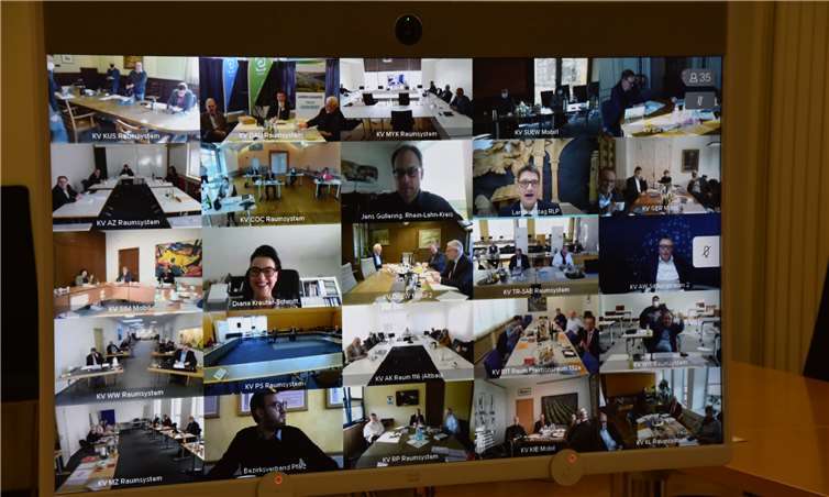 Ursprünglich sollte die jährliche Hauptversammlung der Vertreterinnen und Vertreter aller 24 rheinland-pfälzischen Landkreise in Neuwied stattfinden. Diesmal musste die Versammlung des kommunalen Spitzenverbandes jedoch digital abgehalten werden.Fotos: Kreisverwaltung