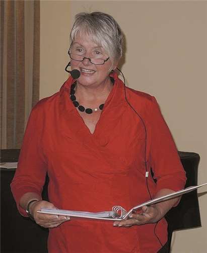 Ursula Burckhardt wird einen Querschnitt ihrer Gedichte vortragen. privat