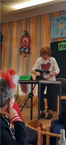 Ursula Dillschnitter als Pfarrsekretärin.  Foto: Herbert Michels