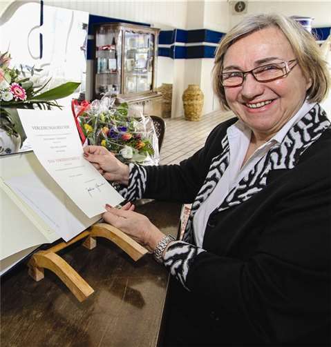 Ursula Jachnik ist stolz über die Anerkenntnis ihres Engagements für die Unternehmerfrauen im Handwerk. -EP-