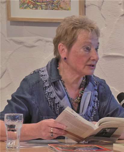 Ursula Schöpf las aus ihrem Buch „Ein Quäntchen Glück“. Gemeinde Wachtberg