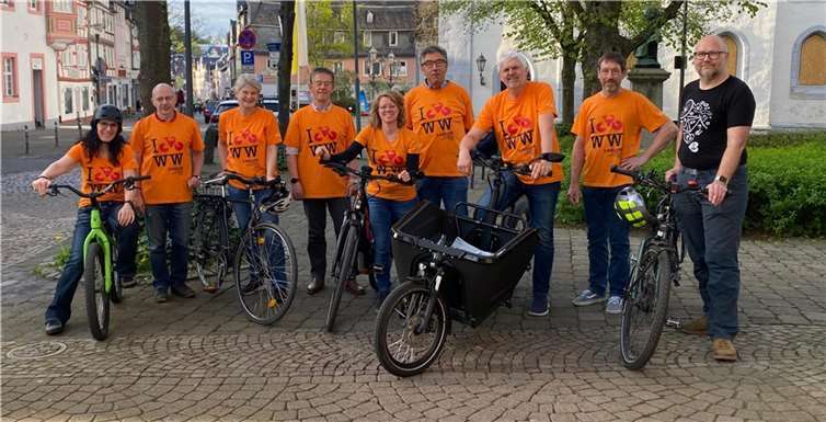 Ursula Thies, Rainer Vogt, Cordula Heins, Robert Krimphoff, Eva Molsberger-Lange, Ulrich Eberhardt, Georg Reutelsterz, Christoph Lamprecht, Frank Meyer (es fehlt Gerd Engel) (v. l.) Foto: privat