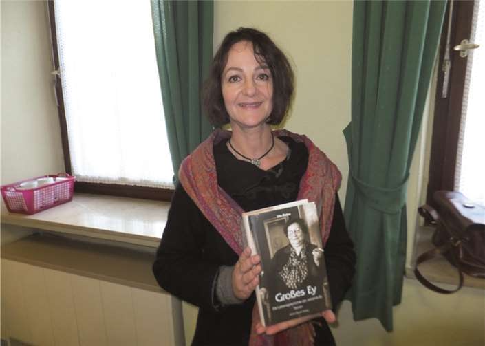 Ute Bales bei der Buchvorstellung im Pfarrheim in Moselkern. Heinz Kugel