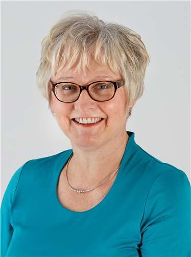 Ute Eberl (59, Beamtin)