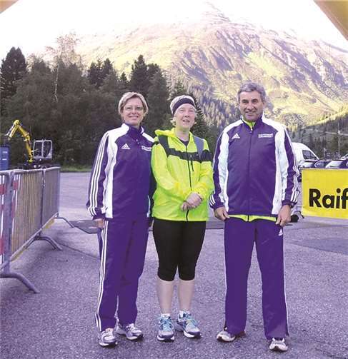 Ute, Elisabeth und Klaus vor dem Marathonstart in Mandarfen.