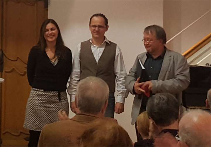 Ute Hartmann, Andraj Orban und Rainer Neuendorff ernteten für ihren Salonabend zum Thema „Morgennatz und Ringelstern“ den verdienten Applaus des Publikums. Privat