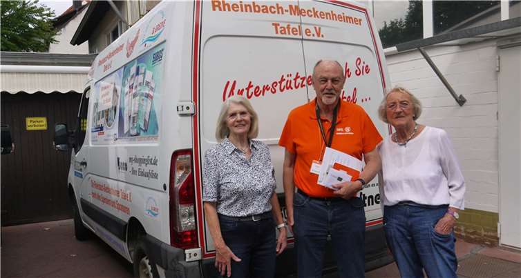 Ute Komnick und Jutta Iwan kochen seit über 20 Jahren Marmelade für den guten Zweck.  Foto: privat