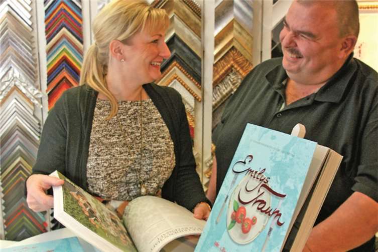 Ute Wengenroth und Peter Siebenmorgen mit „Emiliys Traum“. privat