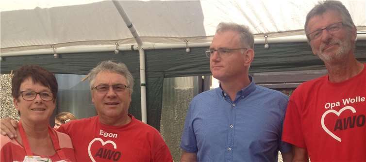 Uwe Bruchhäuser (2.v.r.), Kandidat für das Amt des Verbandsbürgermeisters, beim Sommerferienlager der AWO Bad Ems. SPD Bad Ems