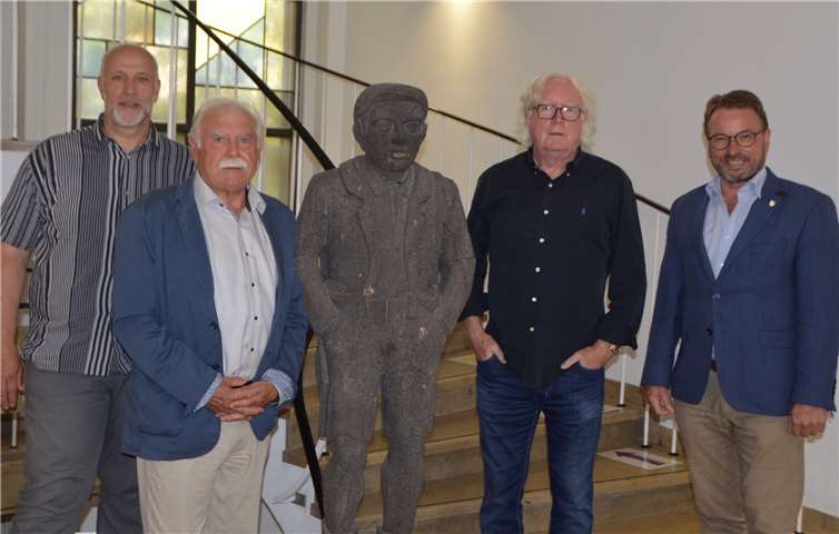 Uwe Hoffmann (v.li.n.re.), Hans Klein, Winnie Schäfer und Oberbürgermeister Wolfgang Treis. Foto: Jacqueline Blang/Stadt Mayen