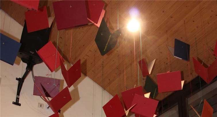 Uwe Sülflohn betätigte sich als Aktionskünstler bei der Ausstellung.