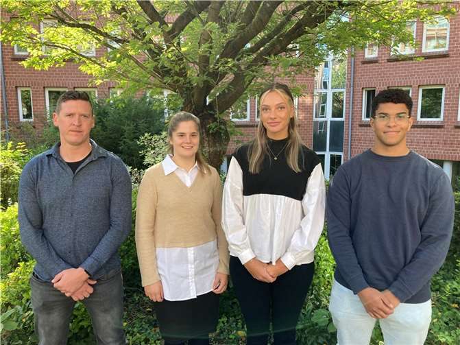 V ier Auszubildende haben ihre zweijährige Ausbildung zur Finanzwirtin bzw. zum Finanzwirt im Finanzamt Neuwied begonnen.  Foto: Finanzamt Neuwied