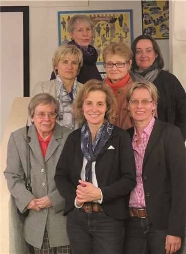 (V. l, 1. Reihe) Renate Schmitt, Beisitzerin, Anna Köbberling, Vorsitzende, Jenny Mischnick, stellvertretende Vorsitzende; (dahinter) Helena Leja, Christine Holzing, Ulrike Breth, Beisitzerinnen; (ganz hinten) Agnes Alroggen-Bedel, ASF-Landesvorsitzende RLP.Privat