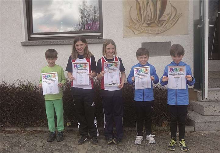 (V. l) Das siegreiche TV-Quartett s mit Lilli und Josi Balles, Mathis und Lennart Mohr und Simon Zender.Privat