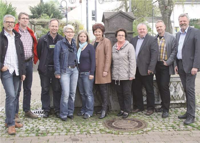 (V. l) Dietmar Heinrich, Armin Kimmel, Andreas Metzing, Christa Heinrich, Pamela Werner, Christa Brett, Waltraud Marquet, Otto Weigand, Reiner Hisgen und Heribert Heinrich.Privat