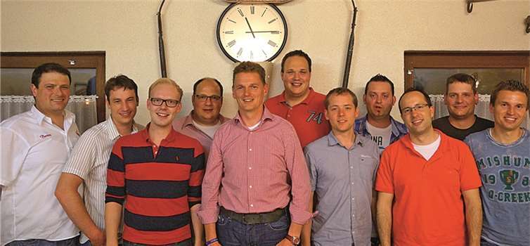(V. l.) Michael Degen, Dominik Wilsberg, Jan-Erik Burkard, Jupp Reuter, Markus Paffhausen, Thomas Reuter, Thomas Nelles, Andreas Salz, Jürgen Ziegler, Christian Vossemer und Sebastian Pertzborn. Nicht Auf dem Bild: Bert Gaebler und Norbert Salz.Privat