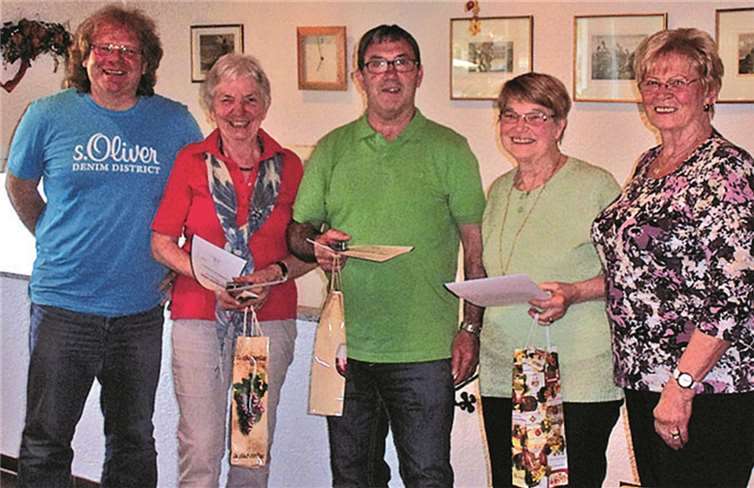 (V. l.) Rüdiger Hof, Liesel Stephan-Thewaldt, Hans Gmähle, Erika Neitzert und Marlene Debusmann. Privat