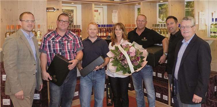 (V. l.) Thomas Monreal, Gregor Kriechel, Wolfgang Weber, Heike Holzapfel, Claus Sickau, Günter Schüller und Friedhelm Nelles.Privat