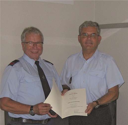 (V. l.) Wölbert und LFI Plattner. ISIM Mainz Gundlach