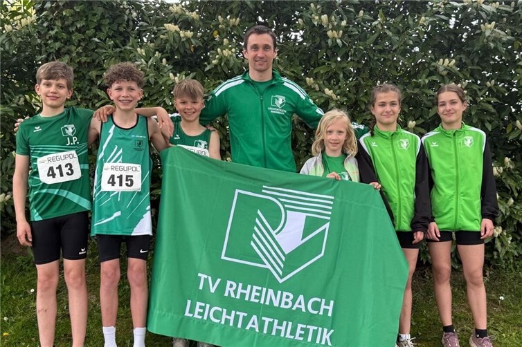 V. l. n. r.: Jannis Pietrzyk, Maurits Redemann, David Liebich, Timm Ody (Trainer), Mia Pietrzyk, Clara Stahnke, Lilith Stahnke