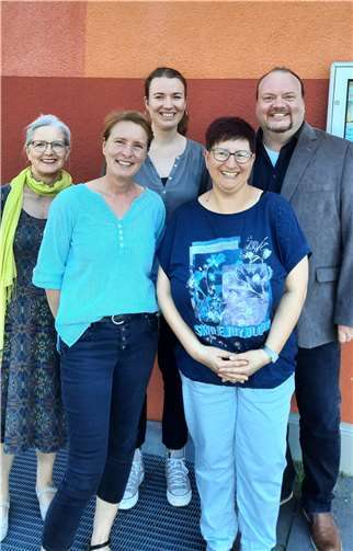 V. r.: Thorsten Schneider, Birgit Korn-Möckel, Hannah Meyer, Sabine Wieneke und Christa Greis.  Foto: Karthäuser Bürgerverein