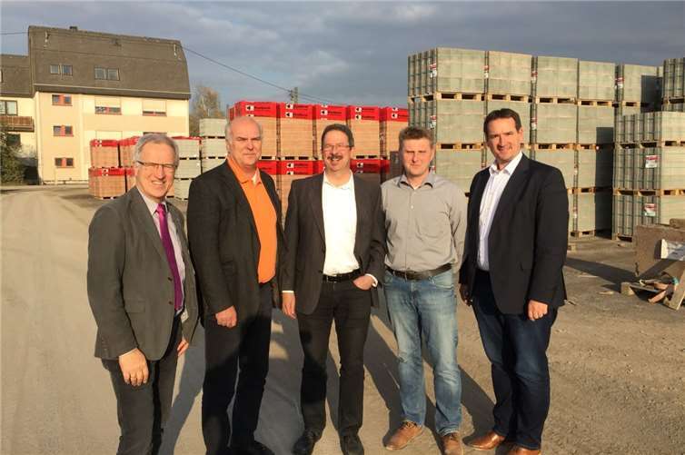 VG-Bürgermeister-Kandidat Thomas Przybylla, Landtagsabgeordneter Josef Dötsch, Stadtbürgermeister Uli Klöckner und Bernd Bruckner, Vorsitzender des CDU-Stadtverbandes Mülheim-Kärlich, waren zum Gespräch bei der Fa. Dr. Riffer im Stadtteil Urmitz-Bahnhof eingeladen. Fotos: Bernd Bruckner