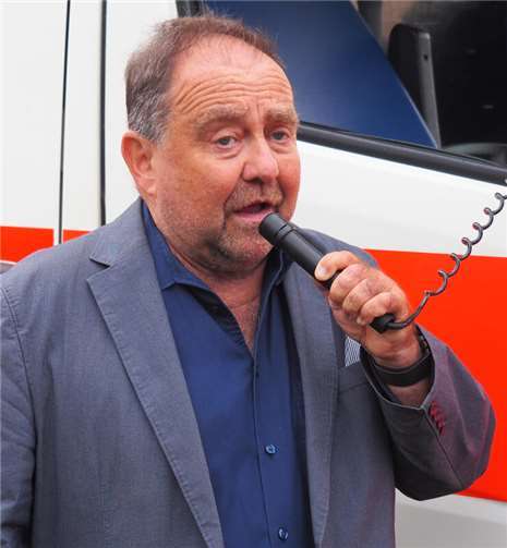 Ettringer feierten mit vielen Gästen aus nah und fern ihre Kirmes VG Chef Alfred Schomisch: „Die Ettringer verstehen Kirmes zu feiern“.