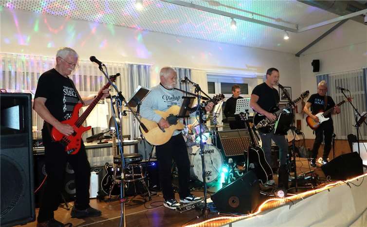 VINTAGE auf der Bühne im Meckenheimer Zeughaus.