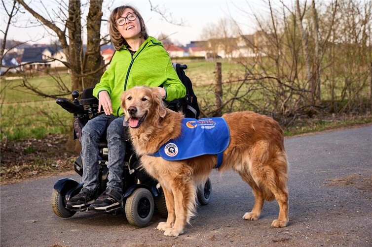 VITA e.V. Assistenzhunde (VITA) stellt Kindern, Jugendlichen und Erwachsenen mit Beeinträchtigung seit 25 Jahren einen Helfer auf vier Pfoten zur Seite.