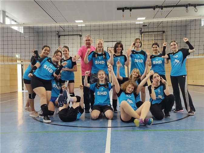Vallendar reiste mit zwei gemischten Teams aus Volleys und TeamX in die Eifel, wo sie von den beiden Jünkerather Teams herzlich empfangen wurden.