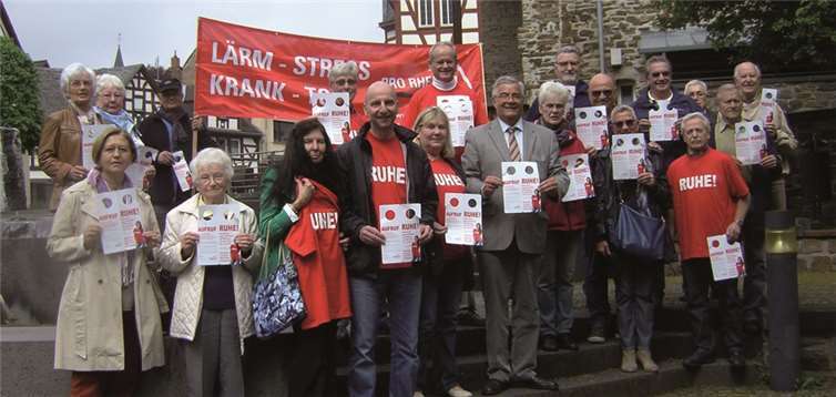 Vallendarer Bürger beteiligten sich an der „Ruhe-Mahnwache gegen Bahnlärm.“privat