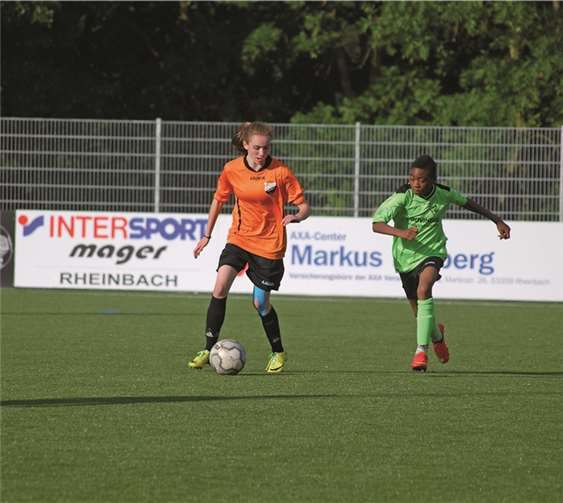 Vanessa Zilligen, am Ball, spielt bald in der U15-Juniorinnen Nationalmannschaft.privat