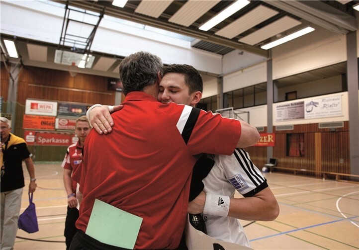 Verabschiedet wurde zudem Tim Binnes, er kehrt zurück zu seinem Heimatverein Römerwall.