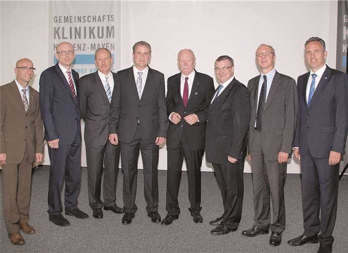 Verabschiedung des Chefarztes Dr. Ulrich Gethmann und Begrüßung des Nachfolgers Dr. Arno Franzen mit viel Prominenz.  US