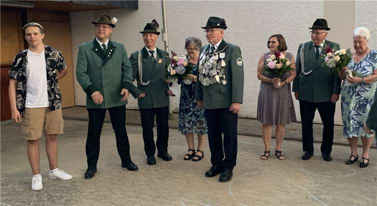Verabschiedung des bisherigen Amtsinhabers Henry Fiedler (Bildmitte)